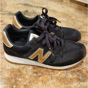 Girls sneakers new balance. Size 6. Good condition.
